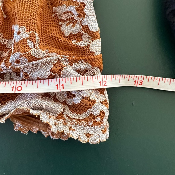 Bralettes - Picture 6 of 8